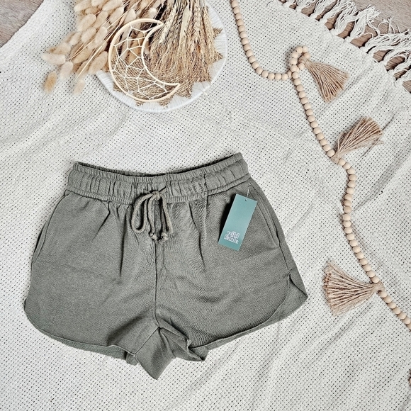 Wild Fable Fleece Drawstring Elastic Waist Dolphin Hem Shorts Athleisure S NEW - Picture 4 of 13